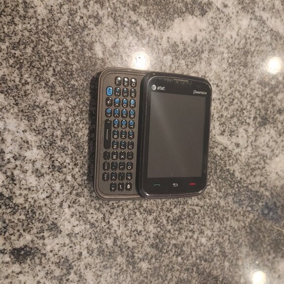 Pantech Renue Qwerty Slider Keyboard phone - Picture 3 of 5